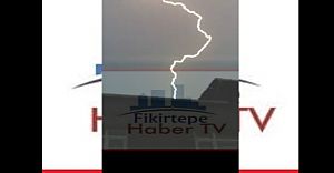 İstanbul'da şiddetli yağan yağmur ve Fikirtepe'de çakan şimşekler..